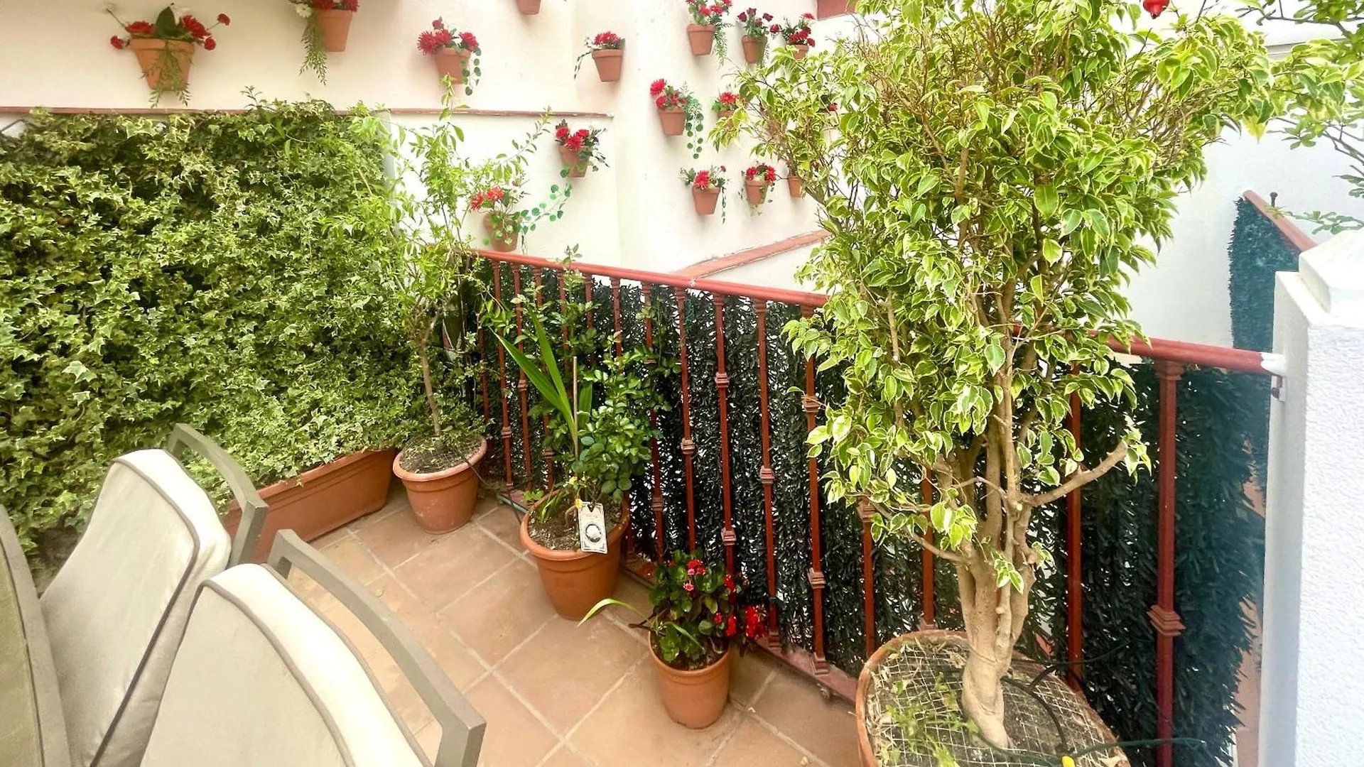 Maravilloso Apartamento Centrico De 70M2, Jardin Propio 40M2 Con Piscina Para Ninos Y Parking Opcional Málaga España